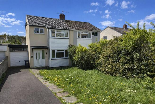 3 bed property, in Foster Drive, £210,000