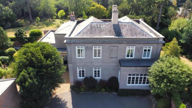 6 bed property, in Long Street, £1,575,000