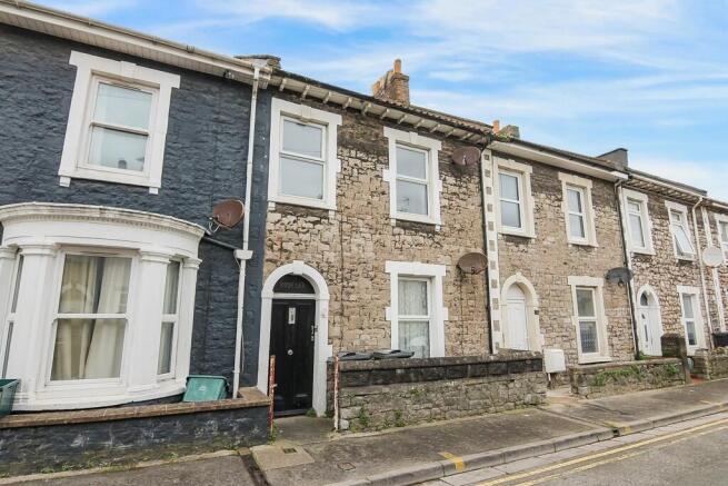 1 bed property, in Alma Street, £100,000