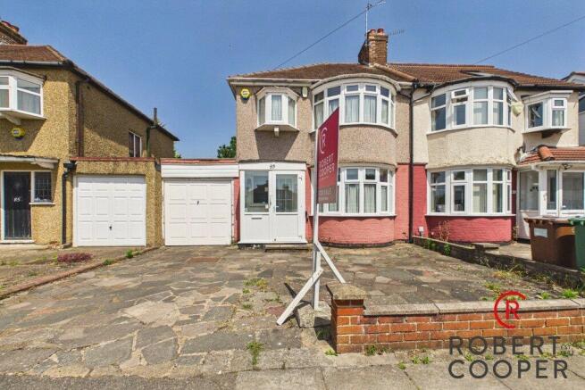 3 bed property, in Chestnut Drive, £650,000