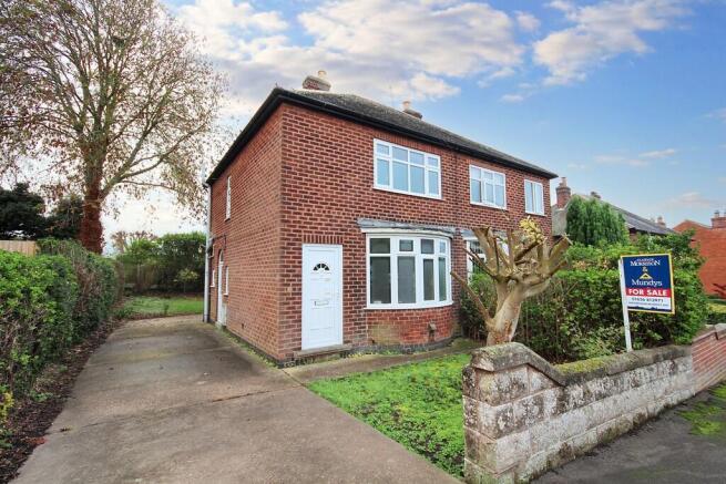 2 bed property, in Landseer Road, £247,500