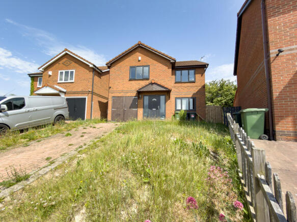 4 bed property, in 30 South Hill Road, £230,000