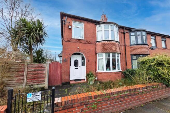 3 bed property, in Shirley Avenue, £275,000