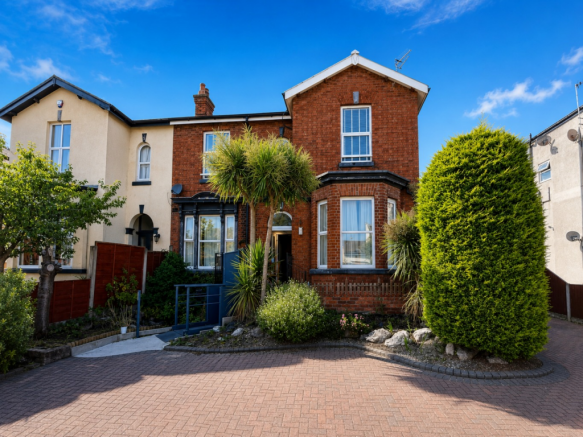 3 bed property, in Talbot Street, £300,000