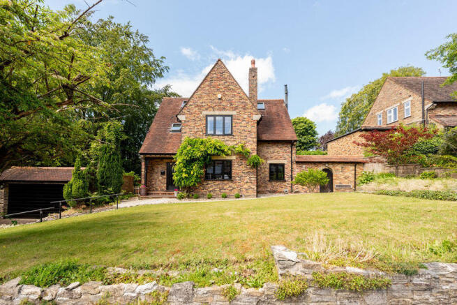 5 bed property, in East Hill, £1,350,000