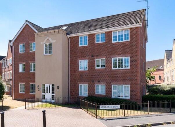 2 bed property, in Cider Press Drive, £160,000