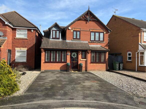 3 bed property, in Glean Close, £355,000