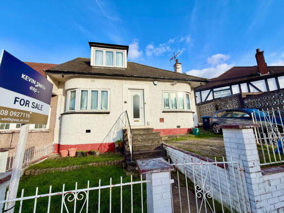 3 bed property, in Winston Avenue, £549,950