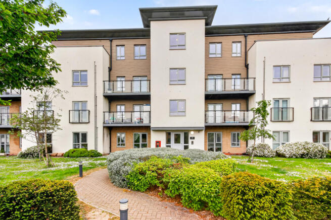 1 bed property, in Bracknell RG12, £170,000
