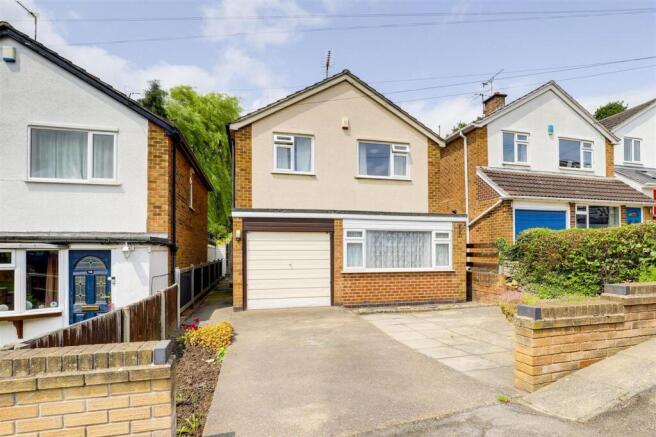 3 bed property, in Marshall Hill Drive, £275,000