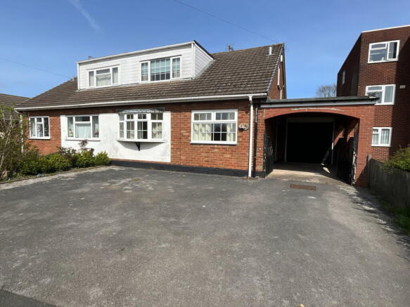 3 bed property, in Halesowen, £260,000