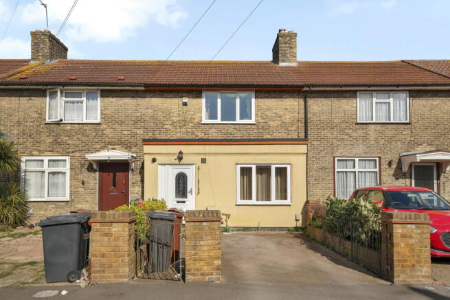 3 bed property, in Chaplin Rd, £380,000