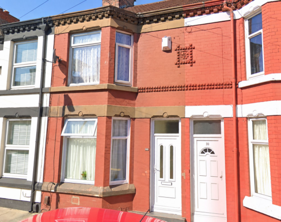 3 bed property, in Glencairn Road, £130,000