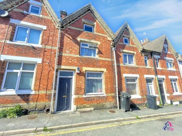 4 bed property, in College Street, £150,000