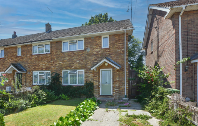 2 bed property, in Hawthorn Avenue, £400,000