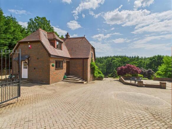 3 bed property, in Ringwood Road, £1,000,000