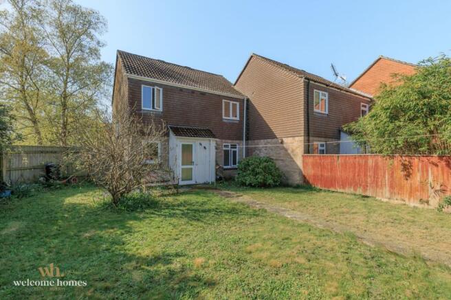3 bed property, in Swansbury Drive, £350,000
