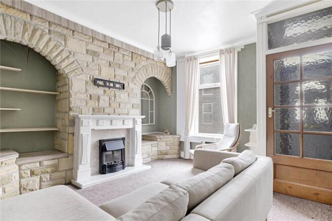 2 bed property, in Olive Lane, £80,000