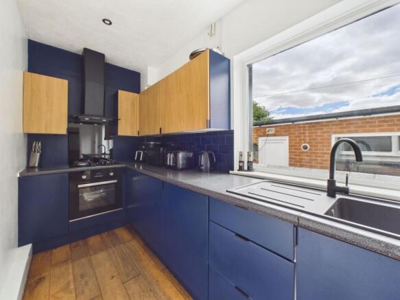 2 bed property, in Rossington Road, £160,000