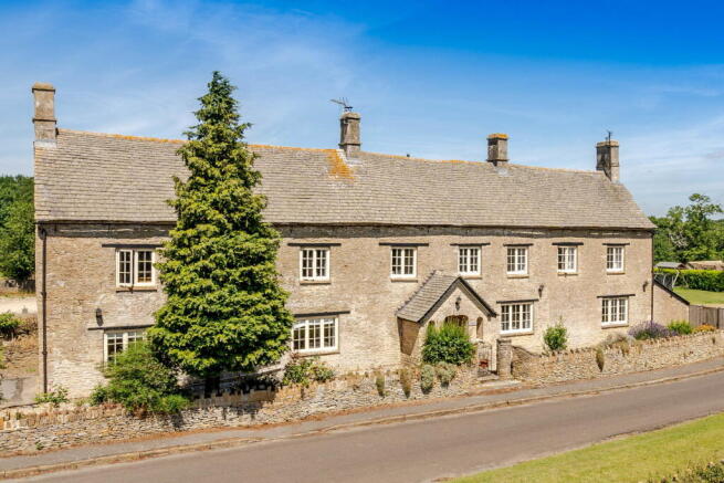 6 bed property, in Sevington, £1,250,000