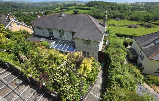 4 bed property, in Plymouth Road, £375,000