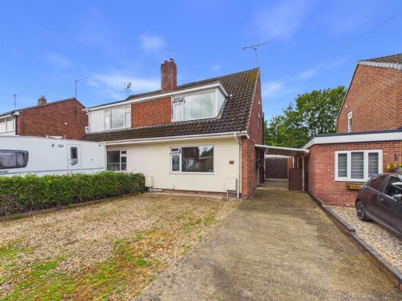 3 bed property, in Ridgemount Close, £320,000