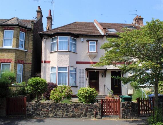 3 bed property, in Grove Road, £750,000