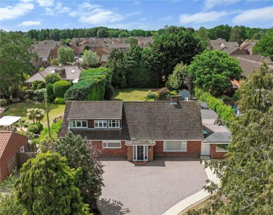 6 bed property, in Fakenham Road, £650,000