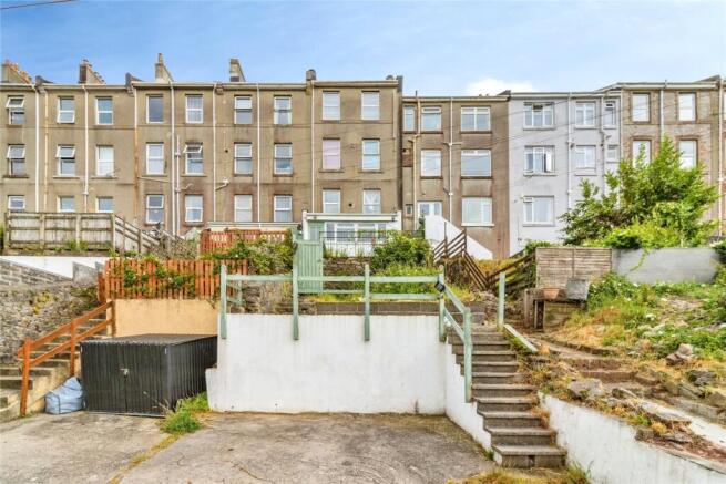3 bed property, in Pennsylvania Road, £100,000