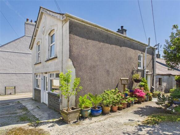 3 bed property, in Pengelly, £210,000