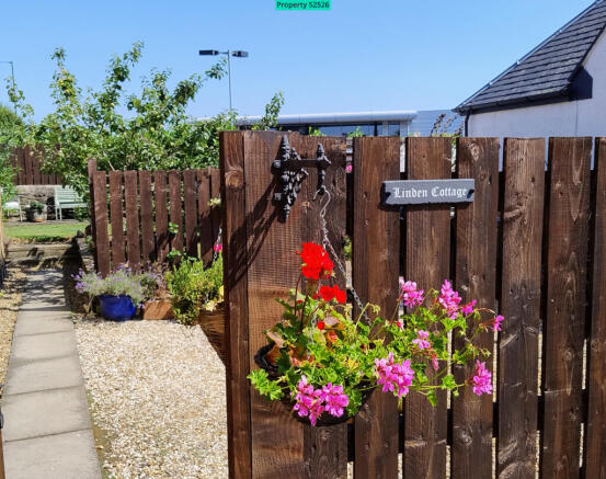 5 bed property, in Linden Cottage, £395,000
