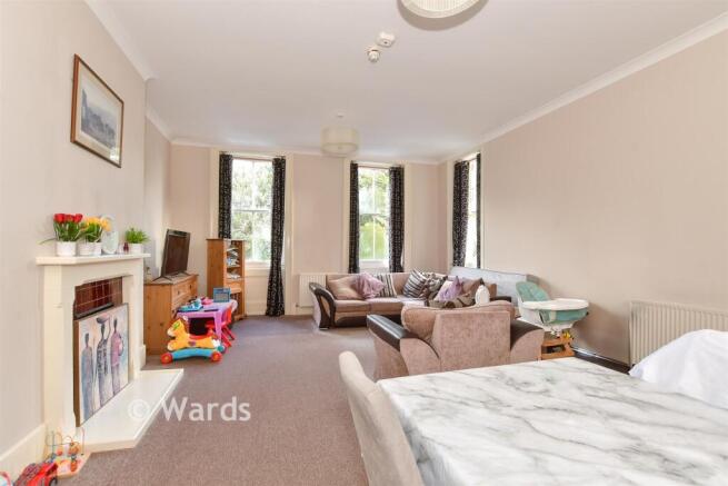 2 bed property, in New Dover Road, £260,000