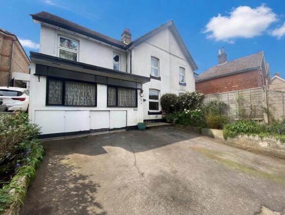 4 bed property, in Bourne Valley Road, £350,000