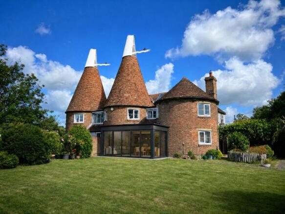 5 bed property, in Windmill Lane, £700,000