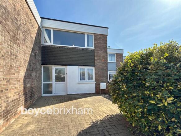 2 bed property, in Marina Drive, £275,000