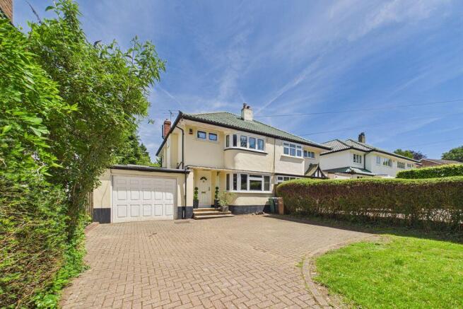 3 bed property, in Kingswood Road, £785,000