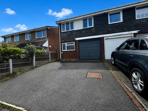 3 bed property, in Wood Green, £190,000