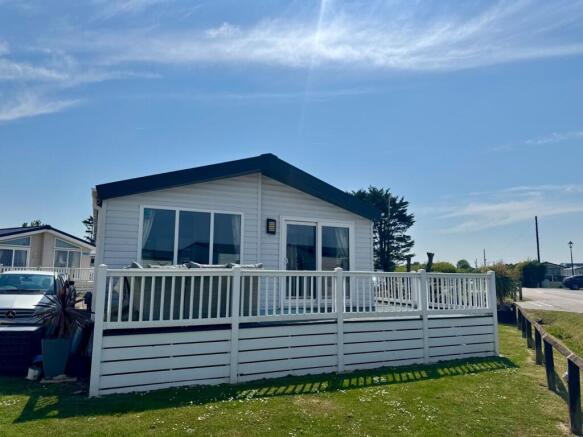 2 bed property, in St. Johns Road, £89,500