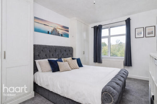 3 bed property, in Hartop Road, £200,000