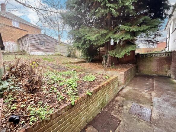 4 bed property, in Rochester Drive, £525,000
