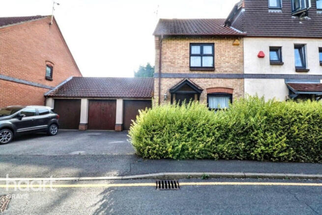 2 bed property, in Bruces Wharf Road, £315,000