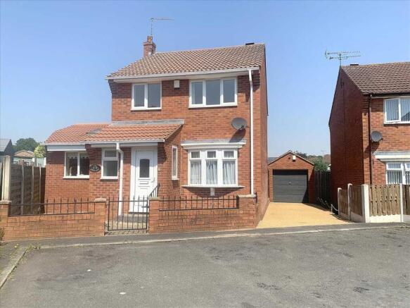 3 bed property, in Bridge Close, £275,000