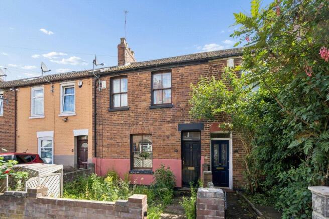 2 bed property, in Mill Street, £500,000