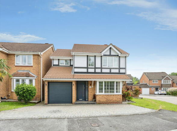 4 bed property, in Burmese Close, £475,000