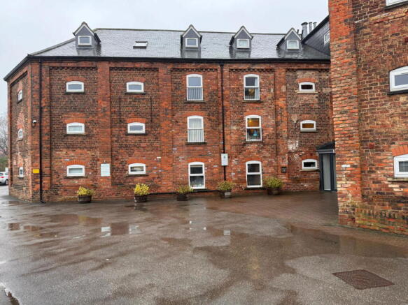 1 bed property, in Skerne Road, £40,000