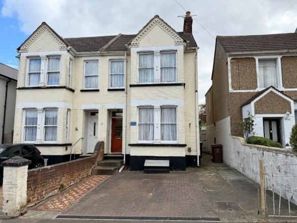 3 bed property, in Napier Road, £365,000