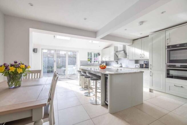 4 bed property, in Hardings Row, £650,000