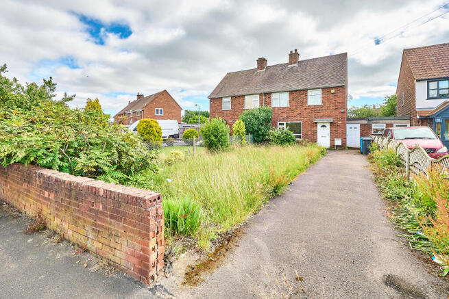 3 bed property, in 71 Hilton Lane, £115,000