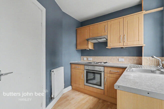 2 bed property, in Hamil Road, £100,000