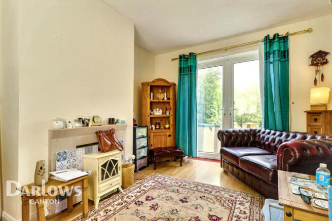 2 bed property, in Frank Road, £185,000